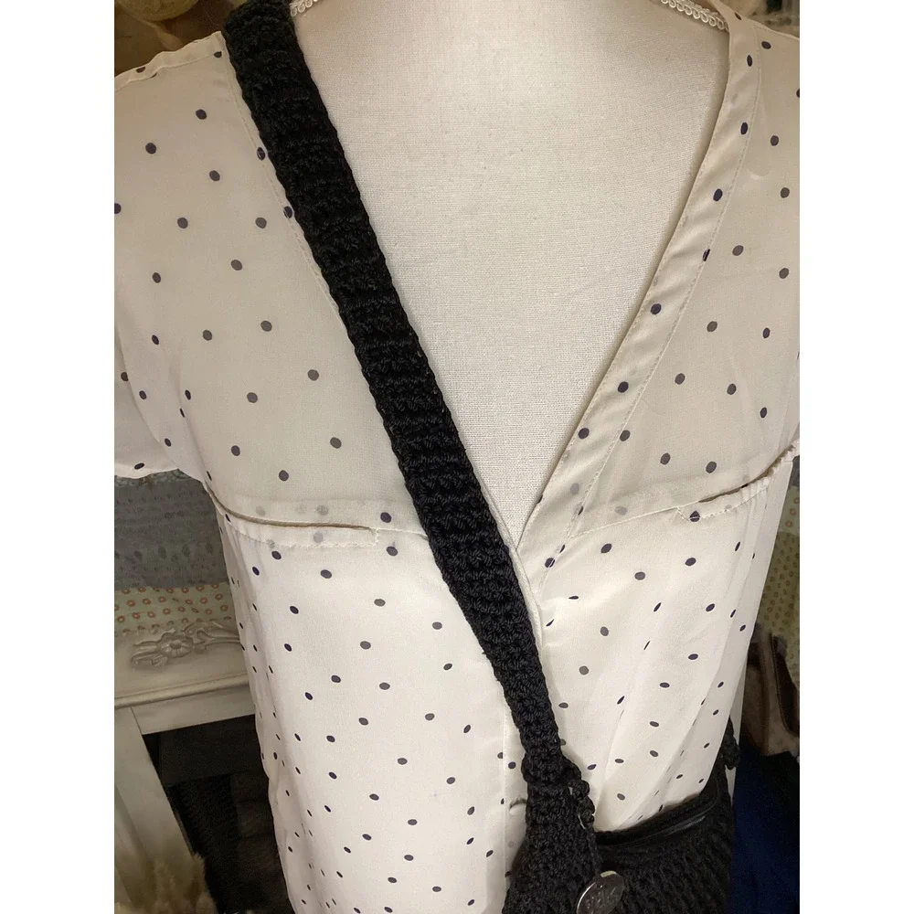 The Sak Originals Black Crochet Hobo Crossbody Bag Zip Top Pockets 1000031909